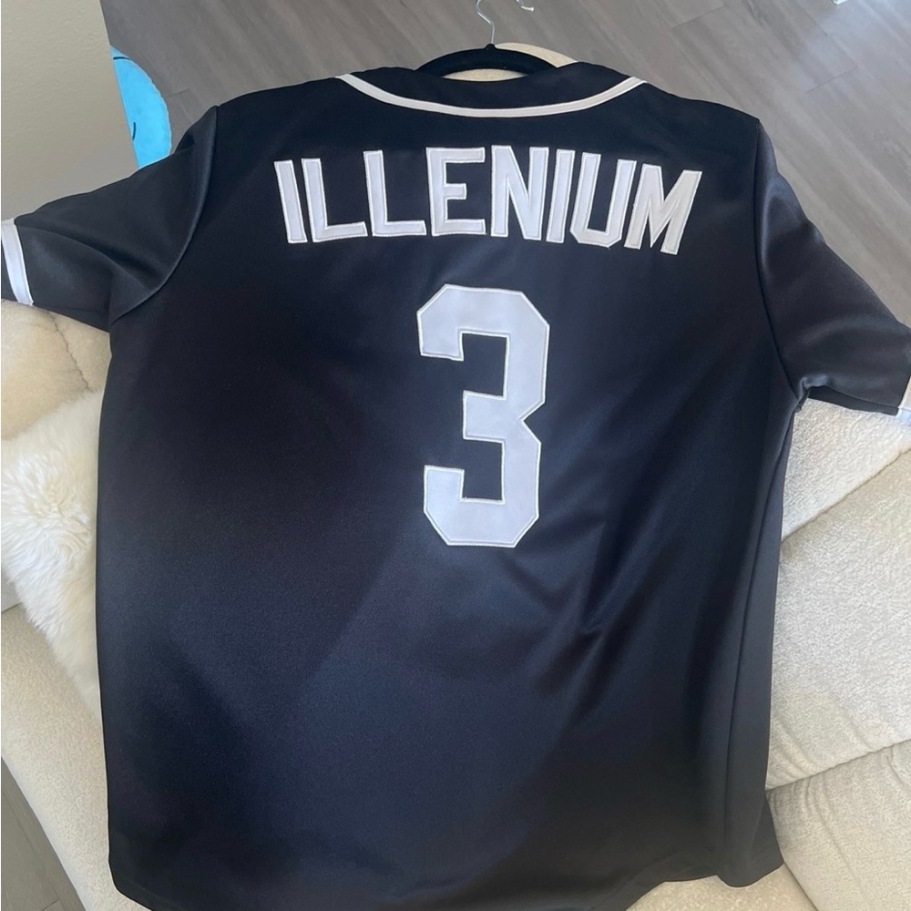 Black illenium jersey